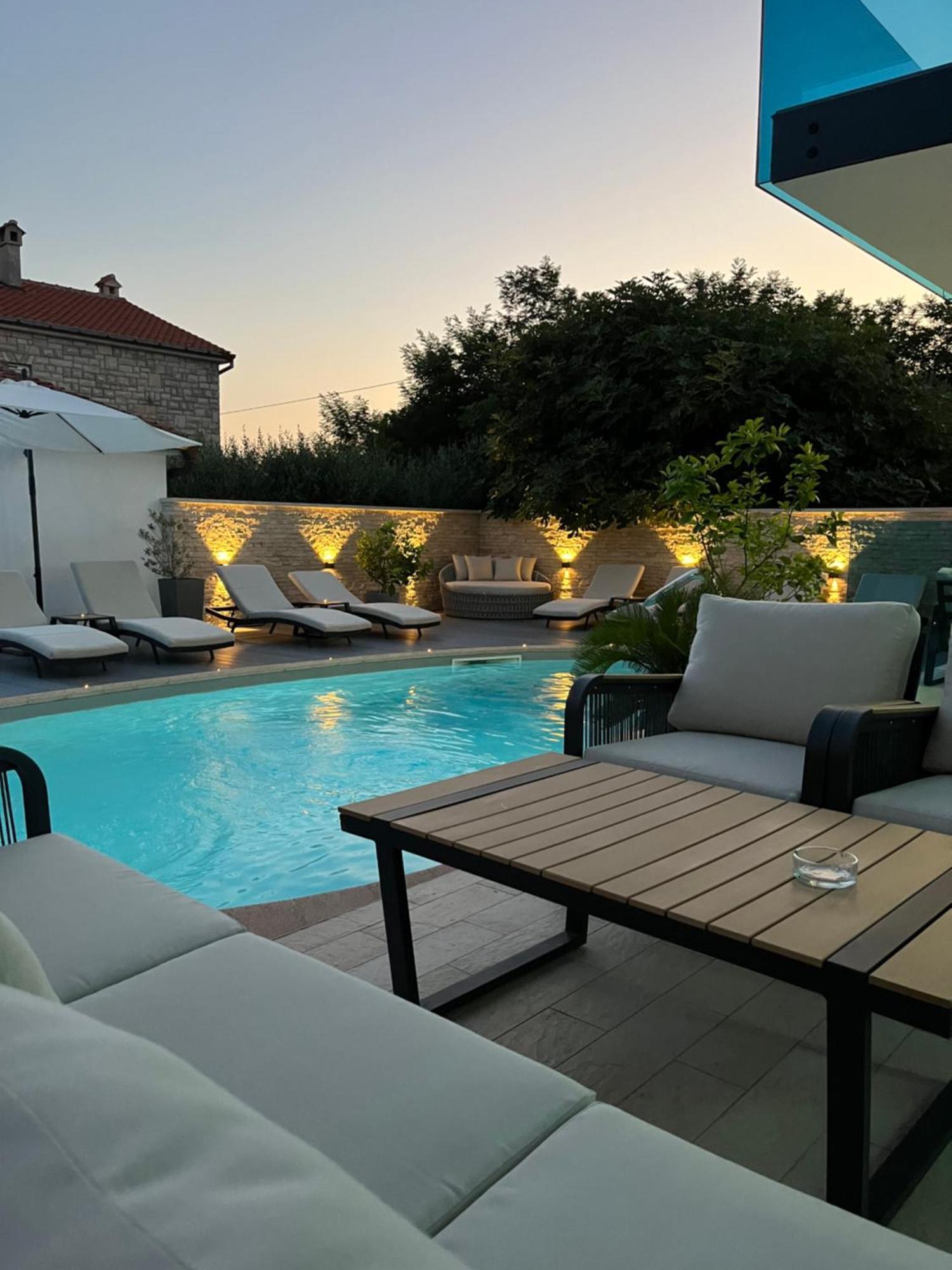 Luxury Apartments Vilamaloca Vir Buitenkant foto