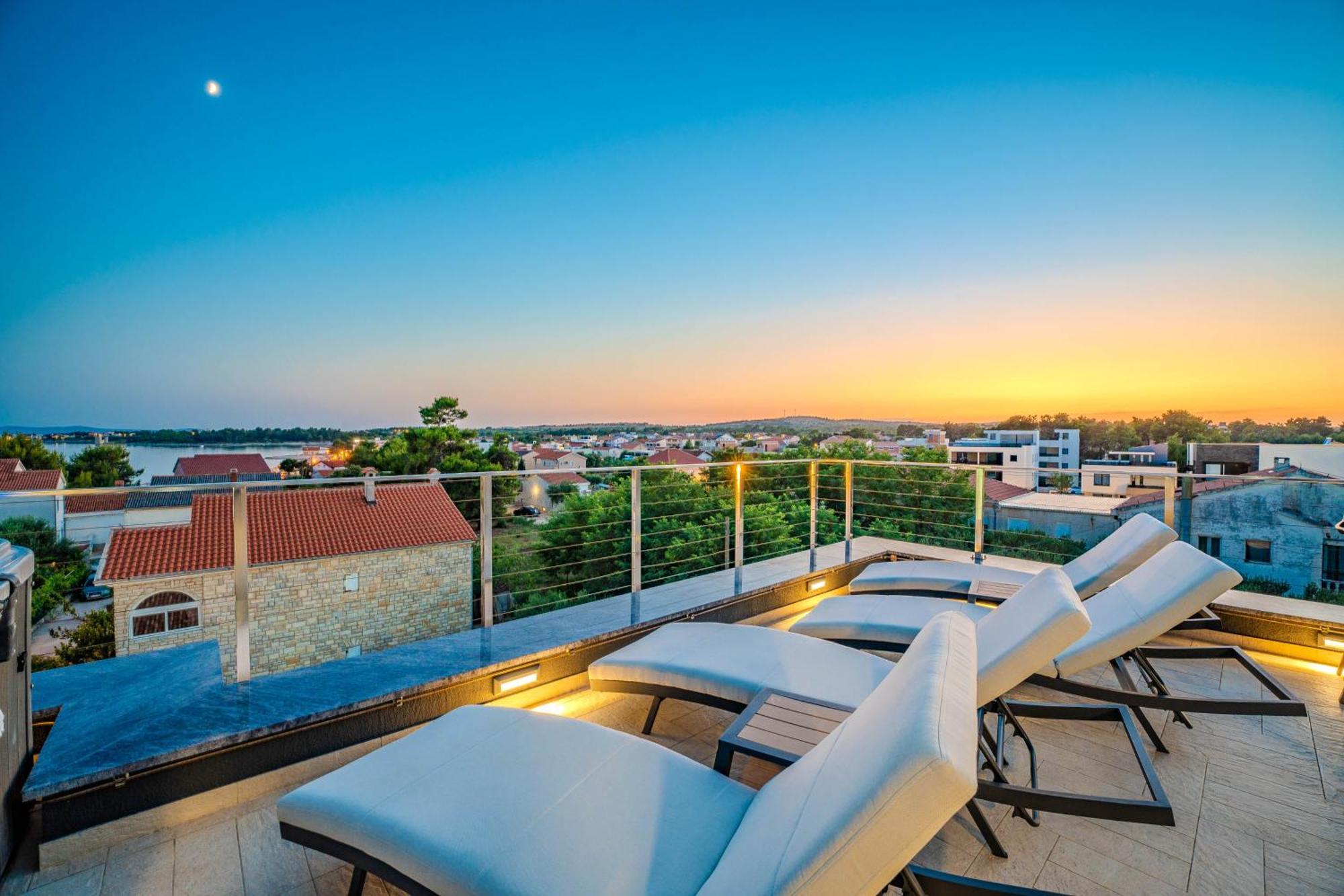 Luxury Apartments Vilamaloca Vir Buitenkant foto